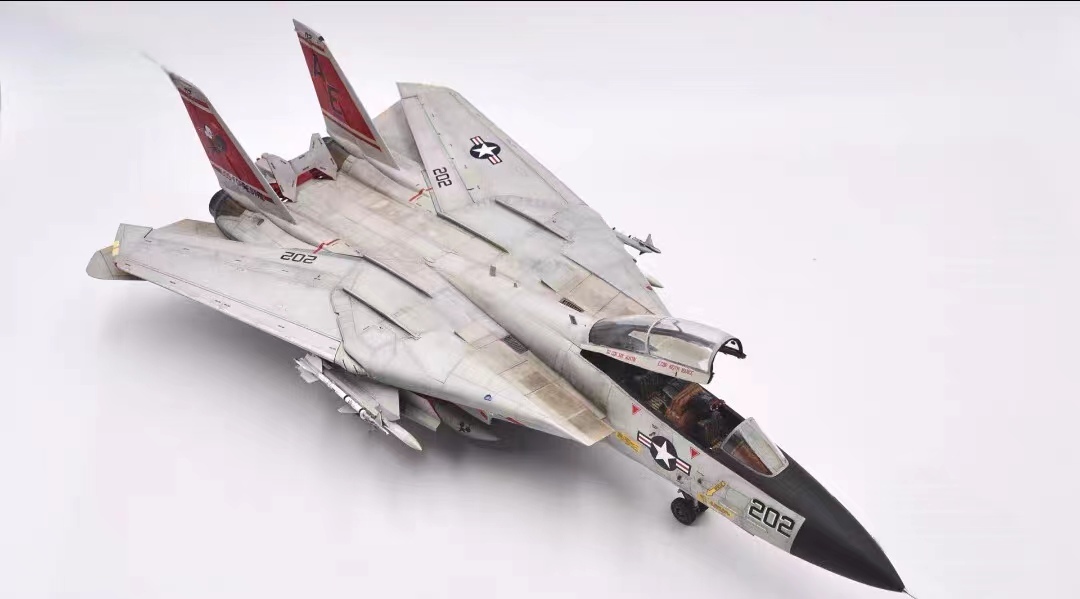 1/72 アメリカ海軍 F-14Aトムキャット VF-31 組立塗装済完成 1/72 アメリカ海軍 F-14Aトムキャット VF-31 組立塗装済完成