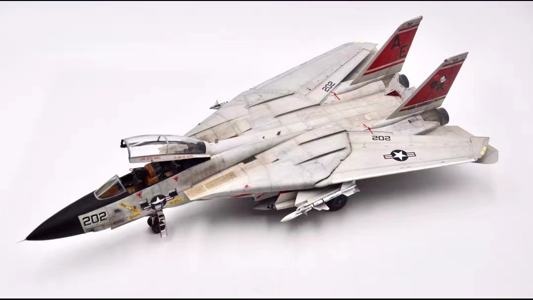 1/72 アメリカ海軍 F-14Aトムキャット VF-31 組立塗装済完成 1/72 アメリカ海軍 F-14Aトムキャット VF-31 組立塗装済完成