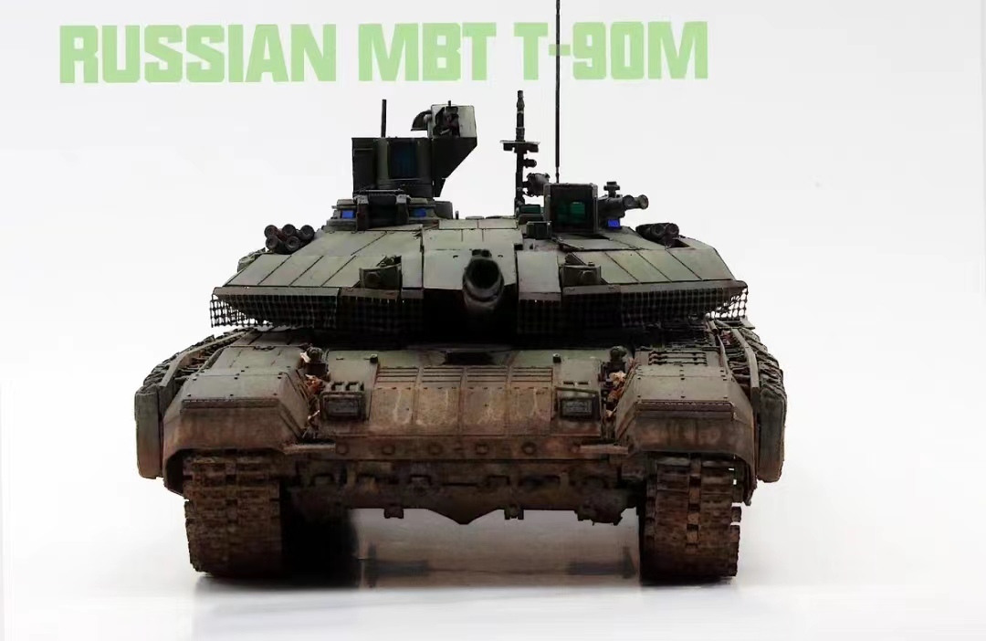 1/35 ロシア連邦軍 主力戦車 T-90M 組立塗装済完成品_画像4