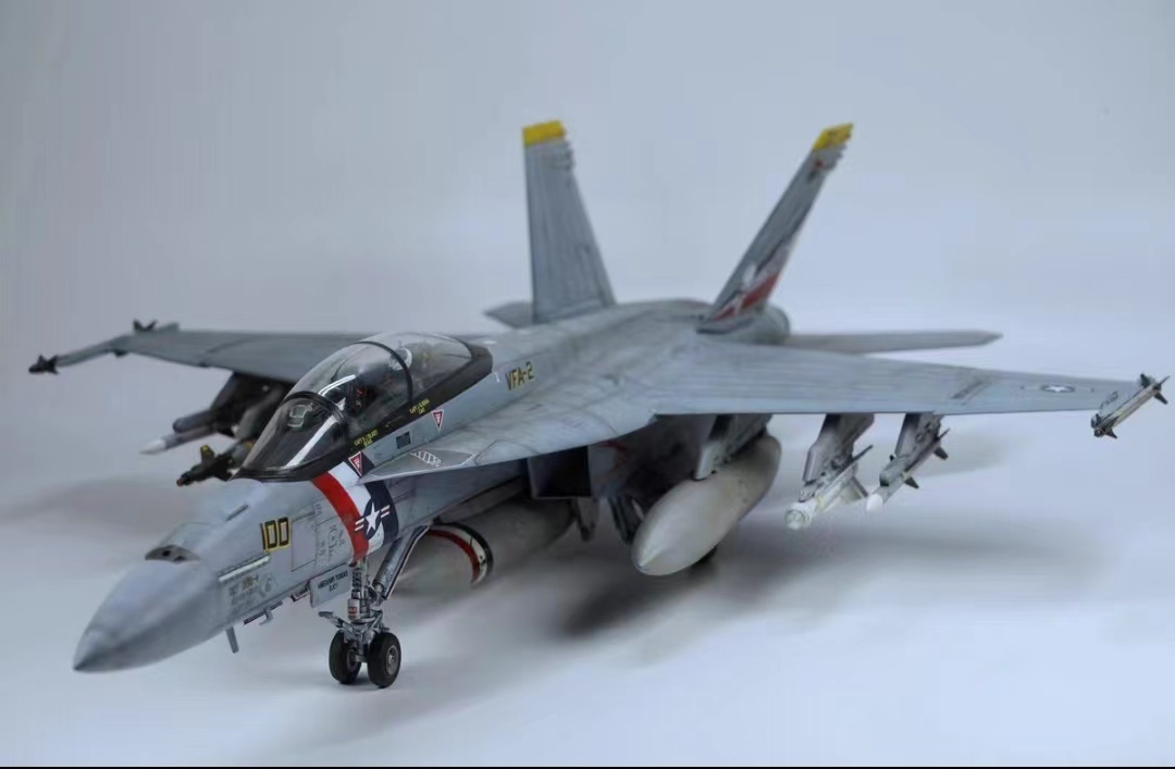 1/48 アメリカ空軍 F/A-18F VFA-2 組立塗装済完成品_画像3