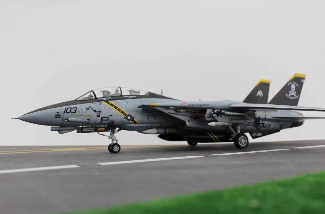 1/72 アメリカ空軍 F-14B トムキャット 組立塗装済完成品_画像3