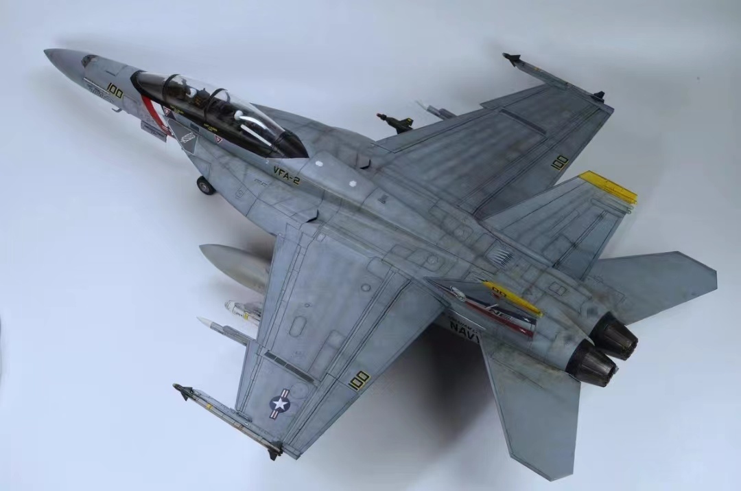 1/48 アメリカ空軍 F/A-18F VFA-2 組立塗装済完成品_画像4