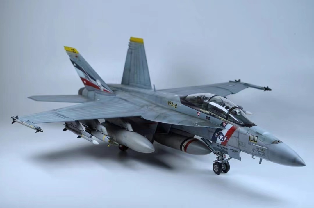 1/48 アメリカ空軍 F/A-18F VFA-2 組立塗装済完成品_画像2