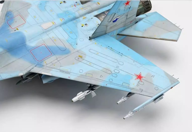 1/48 ロシア空軍 Su-27UB 組立塗装済完成品_画像7