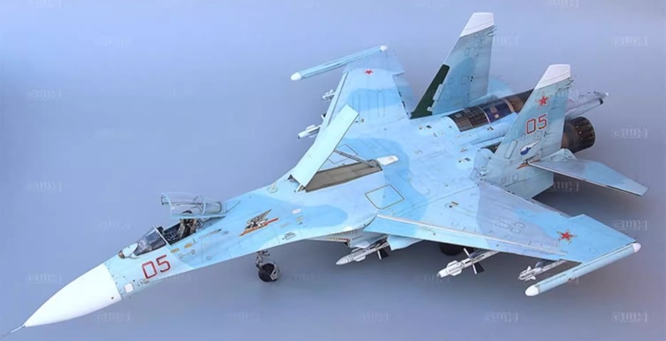 1/48 ロシア空軍 SU-24M 組立塗装済完成品 - 完成品 1/48 ロシア空軍 SU-24M 組立塗装済完成品 - 完成品