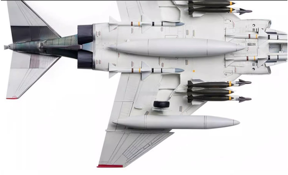 1/48 フランス空軍 ミラージュ2000 組立塗装済完成品(キット 1/48 フランス空軍 ミラージュ2000 組立塗装済完成品(キット