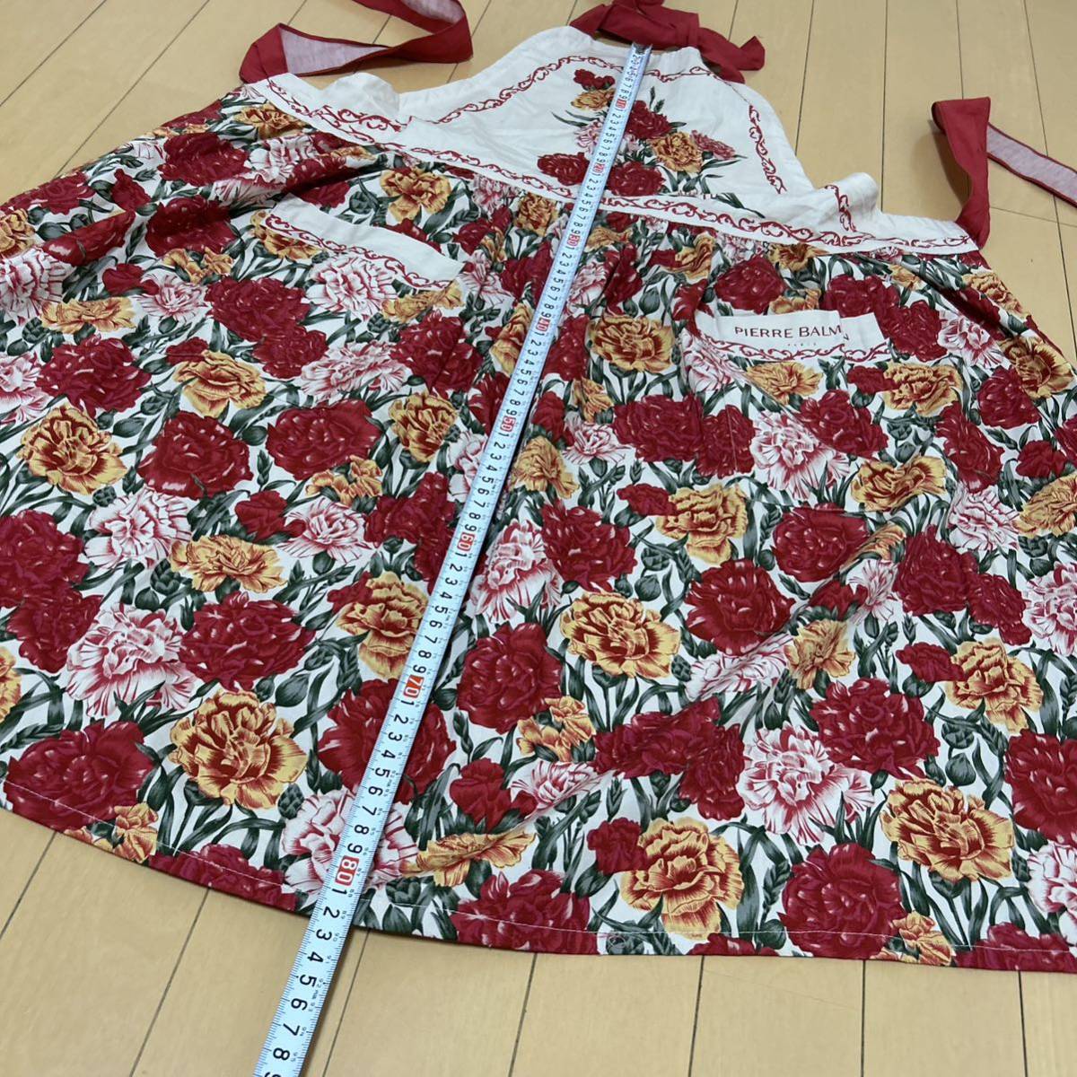 新品未使用　ピエールバルマン　pierre balmain 花柄エプロン_画像3