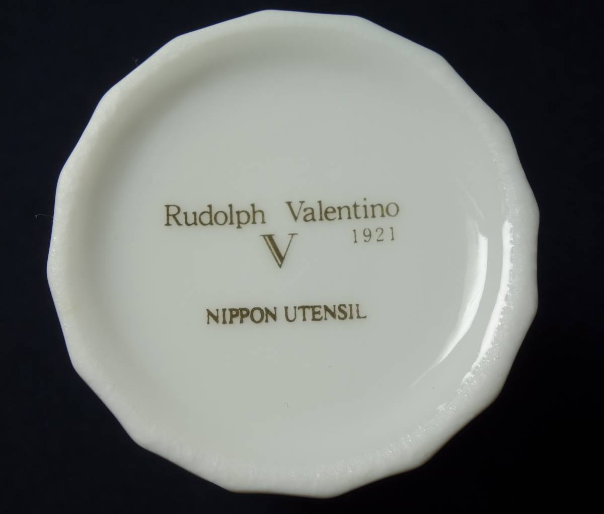 Rudolph Valentino (ルドルフ・ヴァレンティノ)　高品質　色絵磁器　コップ/茶器　陶磁器研究_画像8
