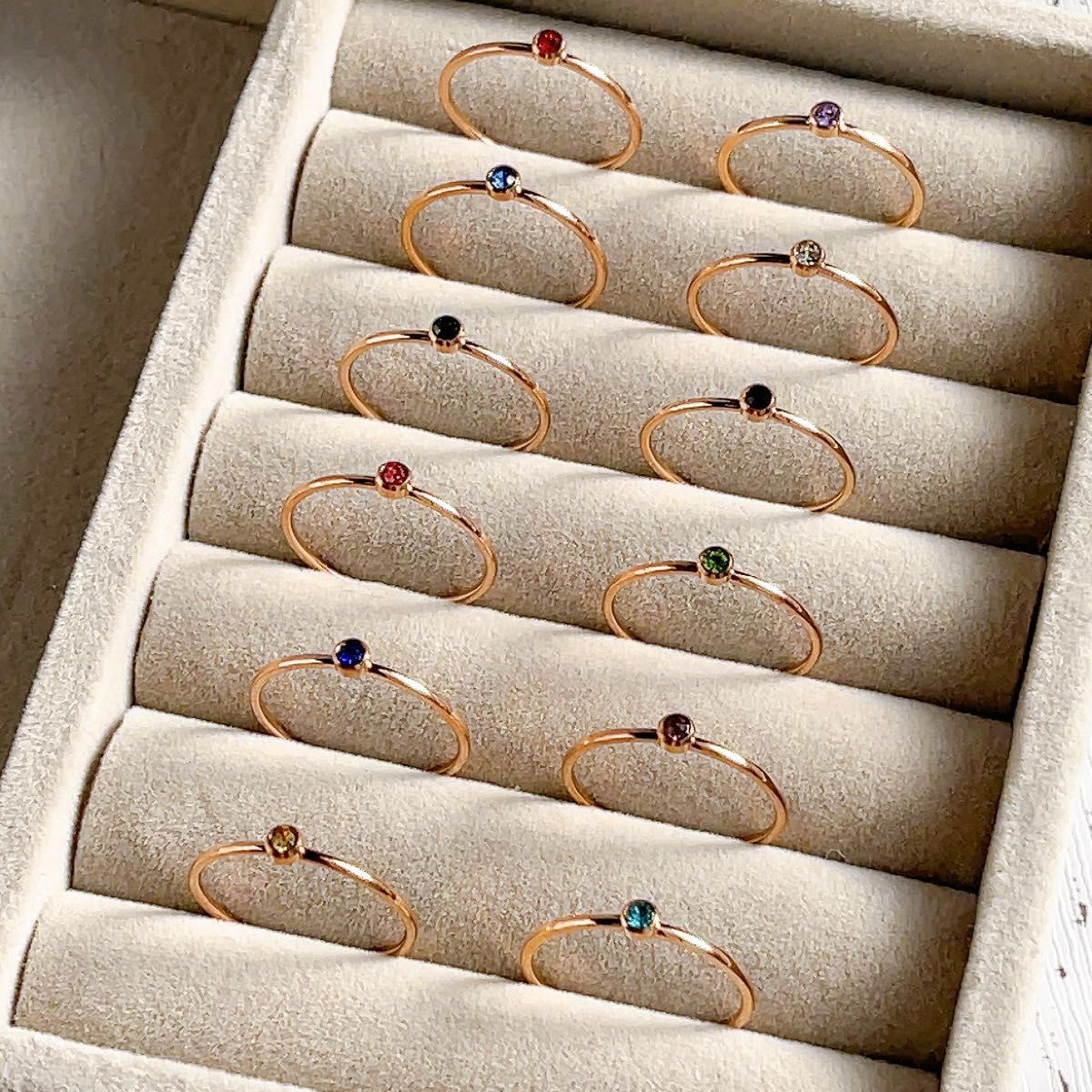 【ゴールド】誕生石カラーリング　指輪　極細　華奢　可憐　可愛い　大人　シンプル　プレゼント　誕生日　選べる3サイズ