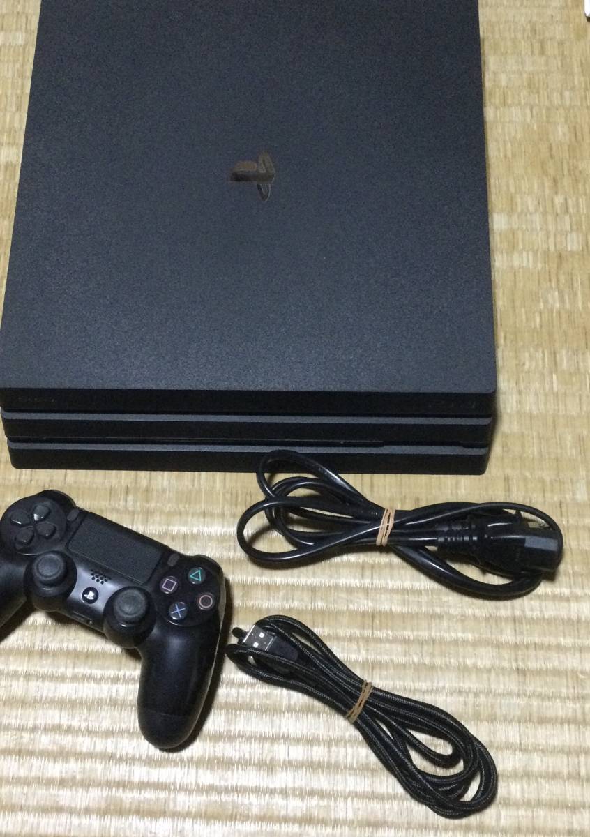 送料込　PS4 Pro 1TB 本体_画像3