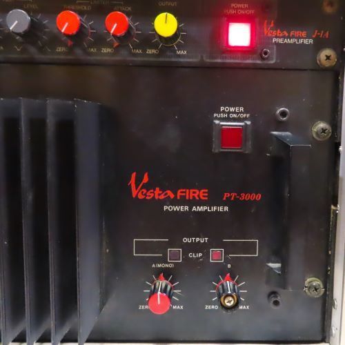 VESTA FIRE ステレオパワーアンプ PT-3000 / Power AMPLIFIER/通電確認済み_画像2