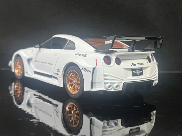 日産 GTR 1/24 ミニカー 白 ニッサン H121_画像7