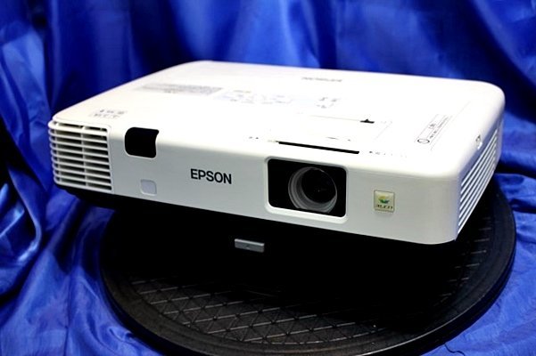 ★明るさ5000lm/★ EPSON/エプソン 液晶プロジェクター ◆EB-1960/リモコン・HDMI・VGAケーブル付属◆ 48659Y_画像2