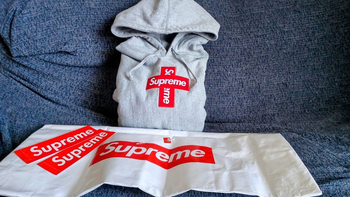 Supremeボックスロゴパーカー(木村 拓哉) キムタク愛用 スニダン Supremeボックスロゴパーカー(木村 拓哉) キムタク愛用 スニダン