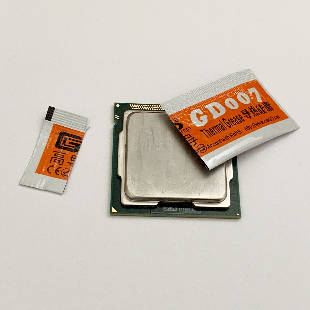 CPU смазка GD007 высокая эффективность изоляция . модель силикон теплоотвод используя порез . модель x 3 выпуск 