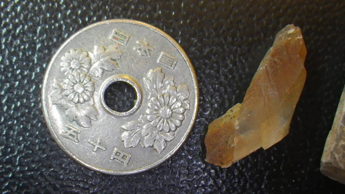 スリランカ産のムーンストーン、研磨用原石（８ｃｔ）。　透明に近い色_画像4