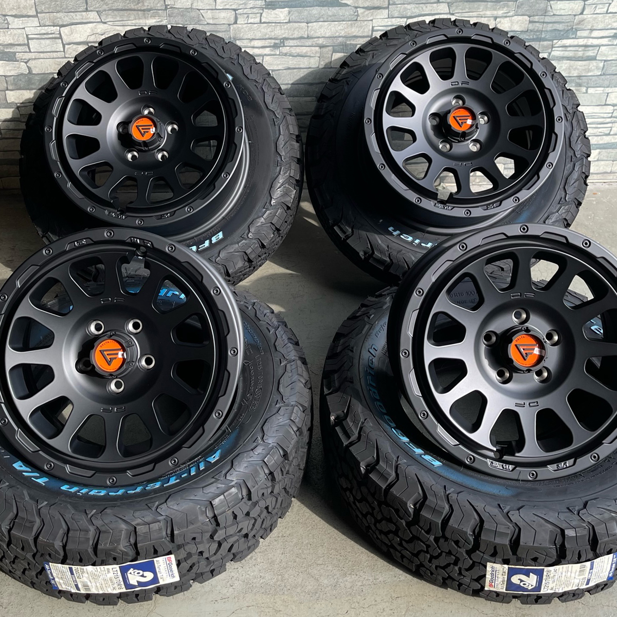 即納 タイヤホイール4本セット 225/70R16 BFGoodrich KO2 DELTAFORCE OVAL 16×7.0J+35 5/114.3 黒 デリカD:5 エクストレイル RAV4 CX-5_画像2