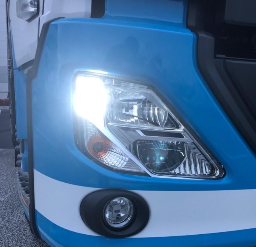 UD クオン スモール ポジション 2個セット T10 LED 超爆光！24V車用 日産 /24_画像1