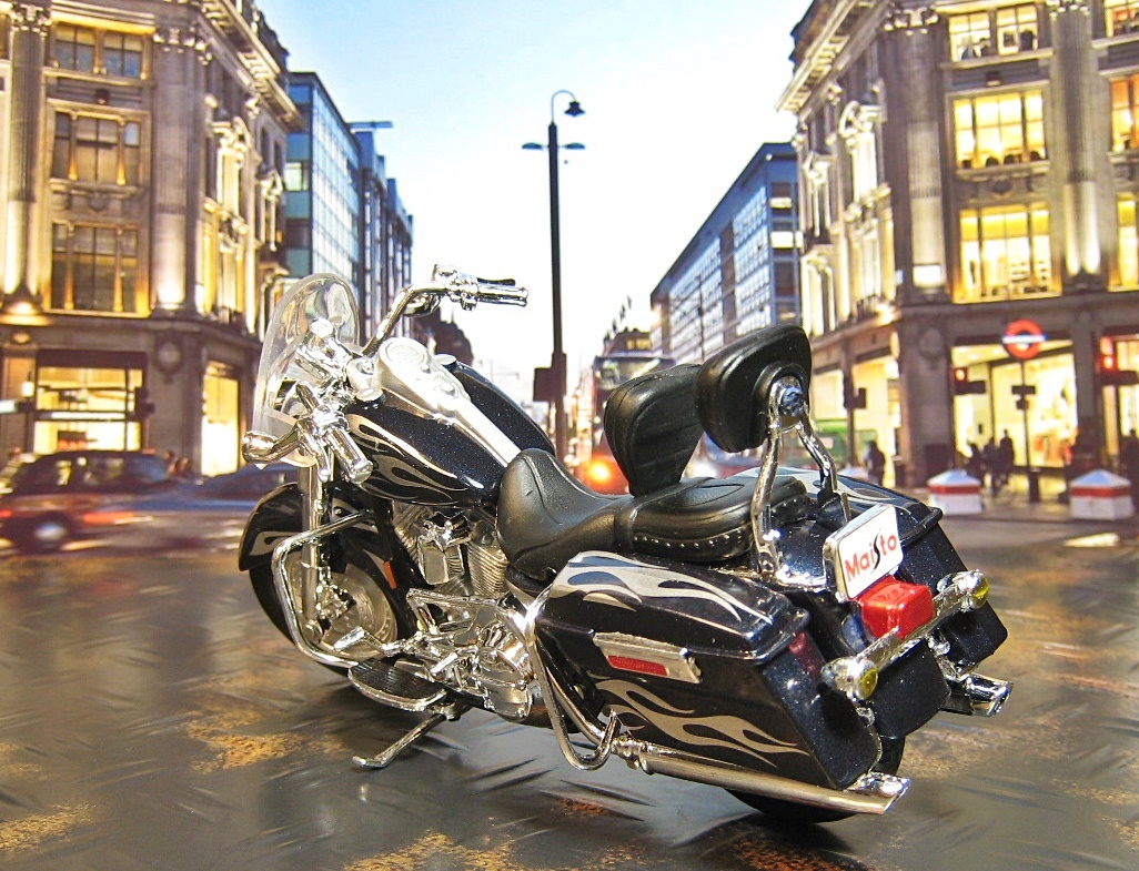 Maisto マイスト 1/18 Harley ハーレー 2002 CVO Custom ツーリング 濃紺メタ フレイムス 炎 レトロ ノスタルジー 箱付 バイク オートバイ_画像6