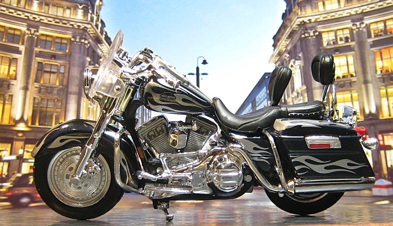 Maisto マイスト 1/18 Harley ハーレー 2002 CVO Custom ツーリング 濃紺メタ フレイムス 炎 レトロ ノスタルジー 箱付 バイク オートバイ_画像1
