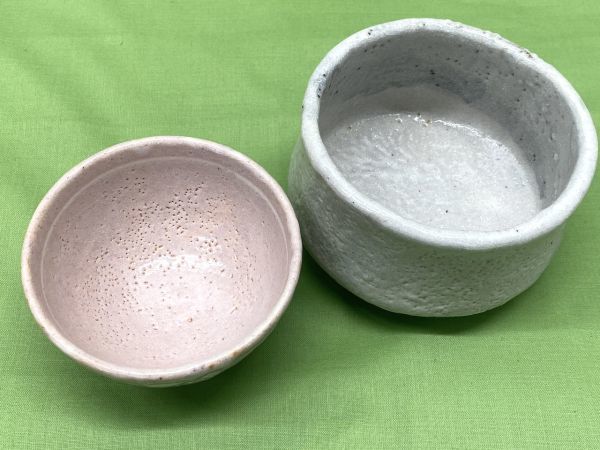 【C377】新品 未使用 抹茶碗 茶碗 5点セット 木箱 在銘 落款 志野焼 源十郎 仙太郎 刷毛目など 和食器 茶道具 まとめ売り_画像6