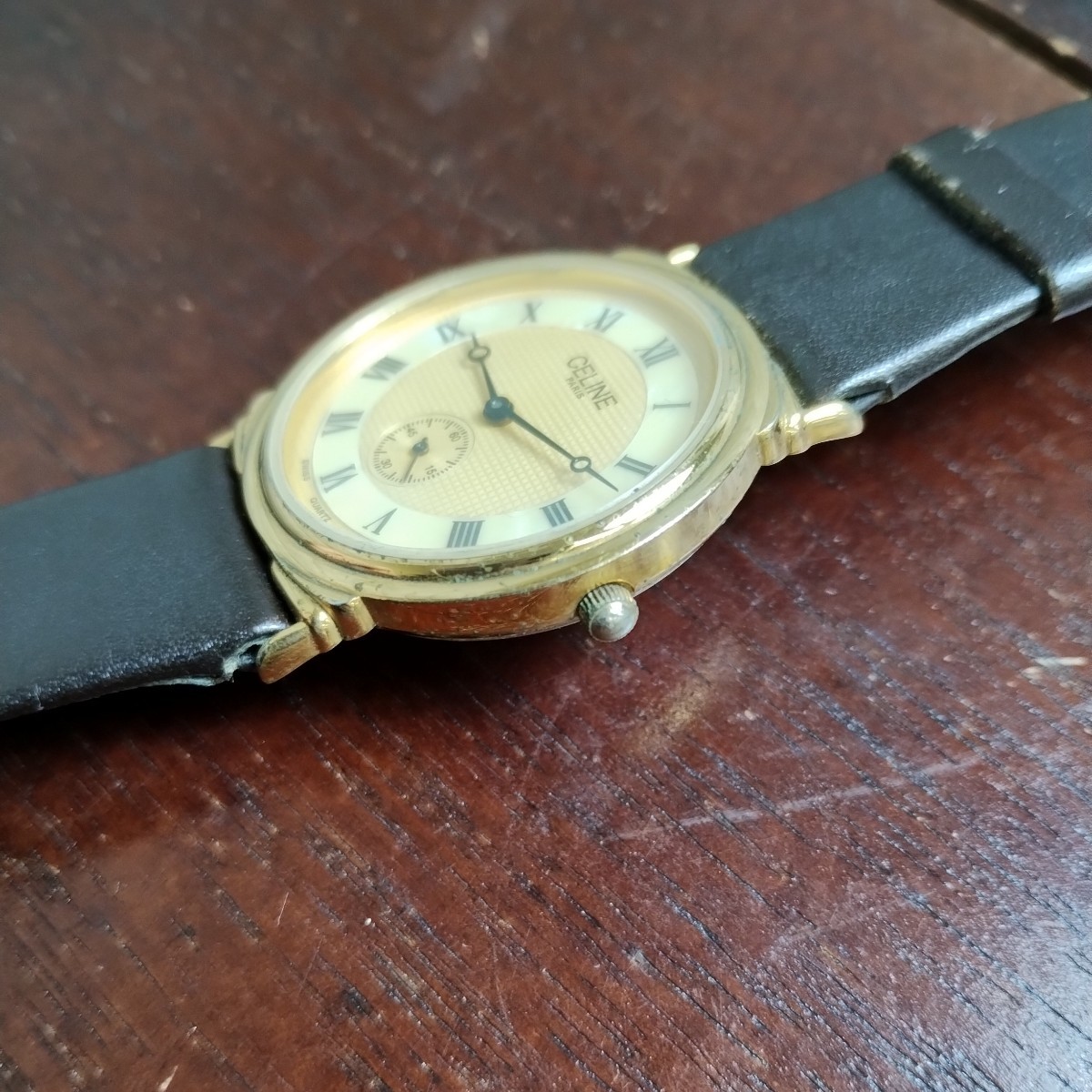 セリーヌ QZ H2903-3 スモセコ ローマン シルバー×ホワイト系シェル文字盤 レディース/ボーイズ腕時計 腕時計　_画像2