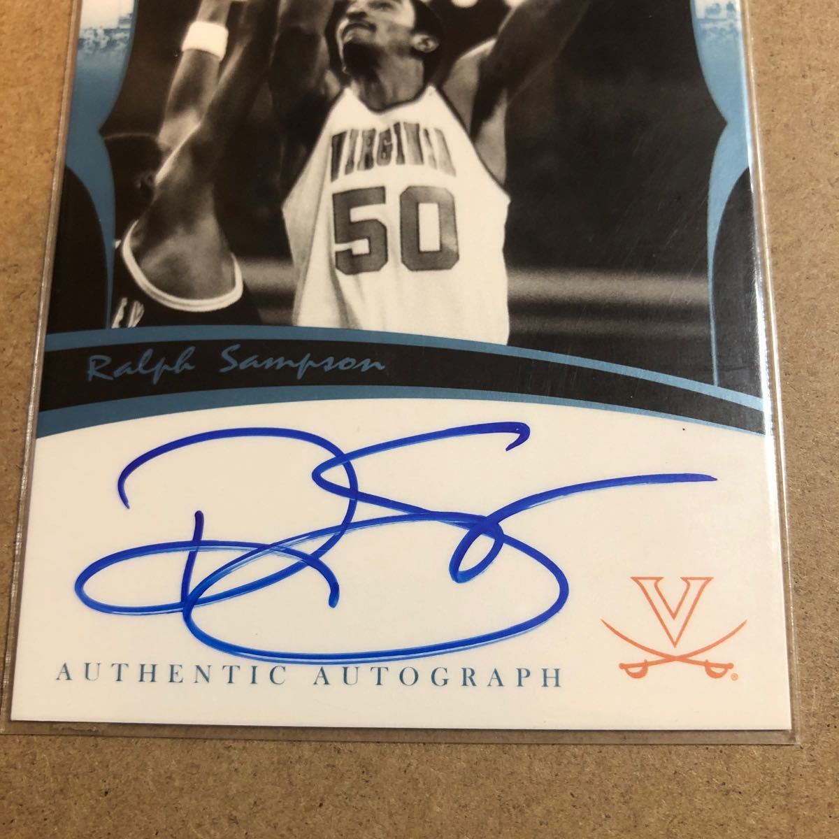 【渋めのところ色々出品中】Ralph Sampson auto Press Pass 直書きサイン　NBAカード Rockets ロケッツ_画像2