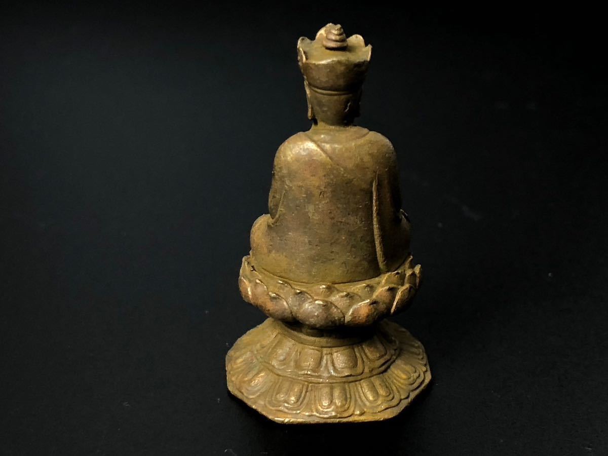 釈迦摩尼 仏像 阿弥陀仏 菩薩 置物 地藏王 座仏 古美術 小仏　高さ約4.5cm 重さは約64g _画像3