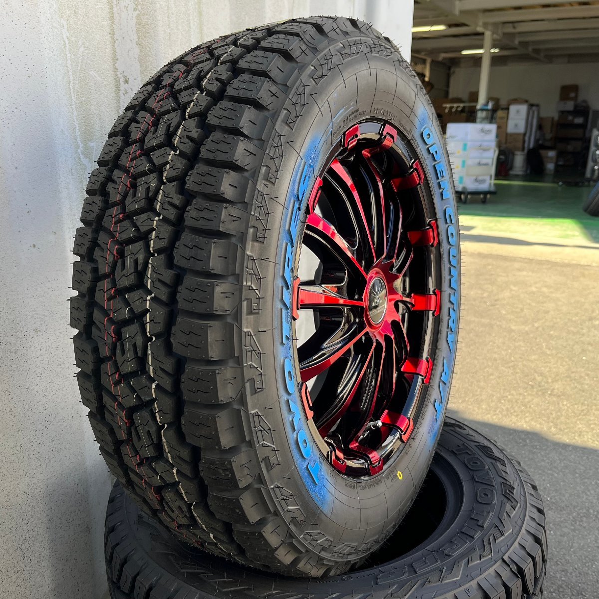 ハイエース レジアスエース 車検対応 16インチ タイヤホイールセット BD12 TOYO オープンカントリー AT 215/65R16 1台分 ホワイトレター_画像1