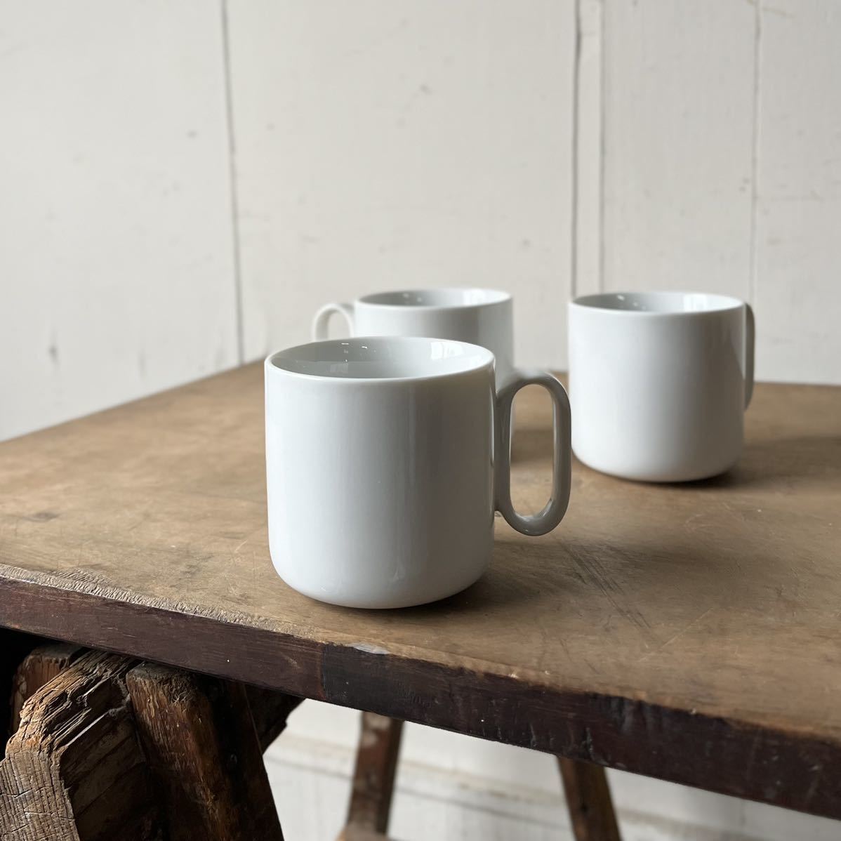 2個set Uハンドル マグカップ デットストック 白磁 陶器 検: コーヒーカップ ティーカップ カフェ レトロ ビンテージ アンティークの画像1