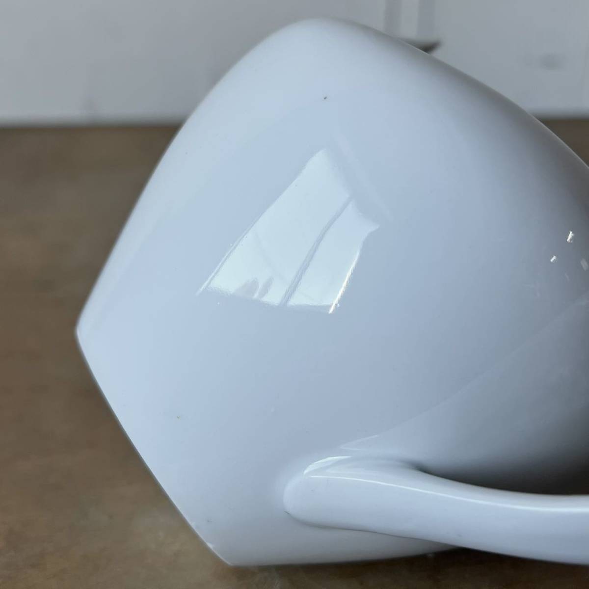 3個set 綺麗な曲線の 白磁 ピッチャー デットストック 陶器　検: 水差し ミルク フラワーベース 花瓶 花器 レトロ ビンテージ アンティーク_画像6
