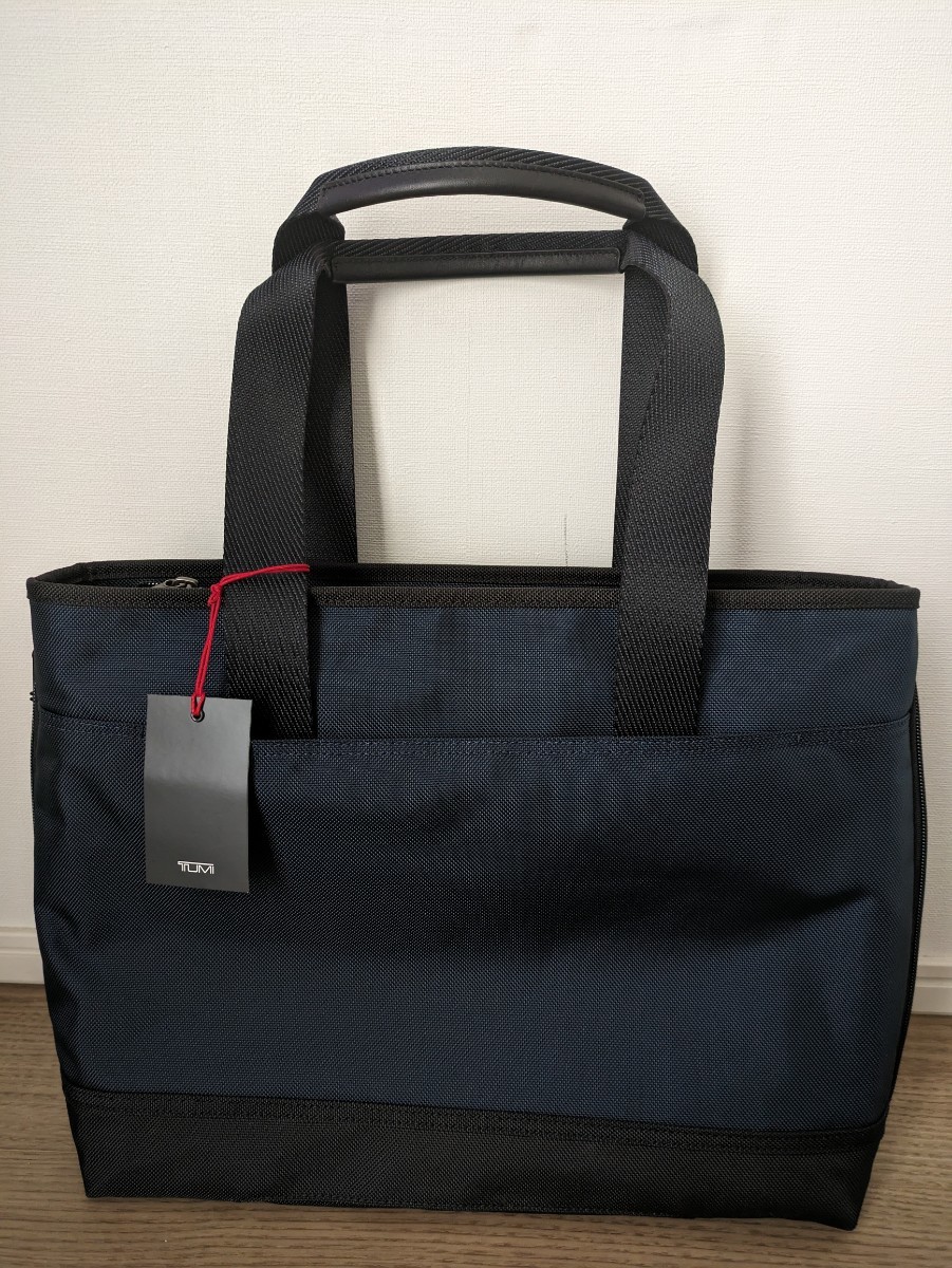 未使用/TUMI/トゥミ ビジネスバッグEast　 West Tote 148369-A195　イーストウエストトートネイビー紺 ナイロンノートパソコン/書類ケース_画像2