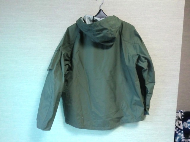 新品　 Deus Ex Machina(デウス エクス マキナ)PINNACLE JACKET マウンテンジャケット　Lサイズ　37,200円（税込） オリーブ_画像2