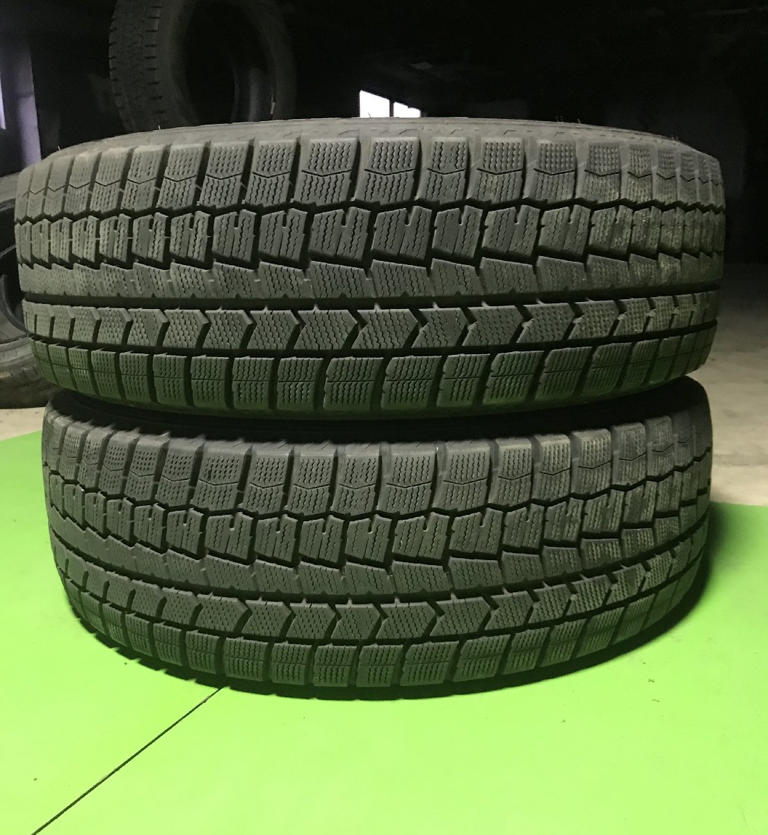 管理番号：C1-4-4●【送料無料！2本セット】215/65R16 DUNLOP WINTERMAXX WM02 2020年製 8部山/冬タイヤ/適格請求書発行可能_画像1