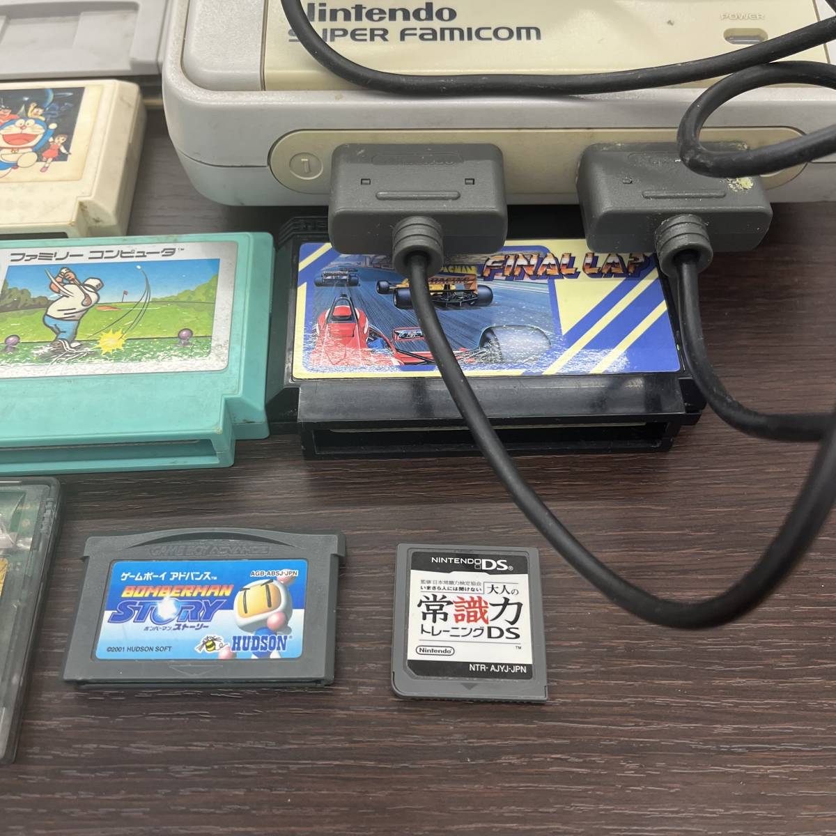 H#3936 1円～ ジャンク 現状品 プレイステーション ゲームボーイ本体 ファミコン ソフト おまとめ ゲーム機 レトロ コントローラー他_画像2