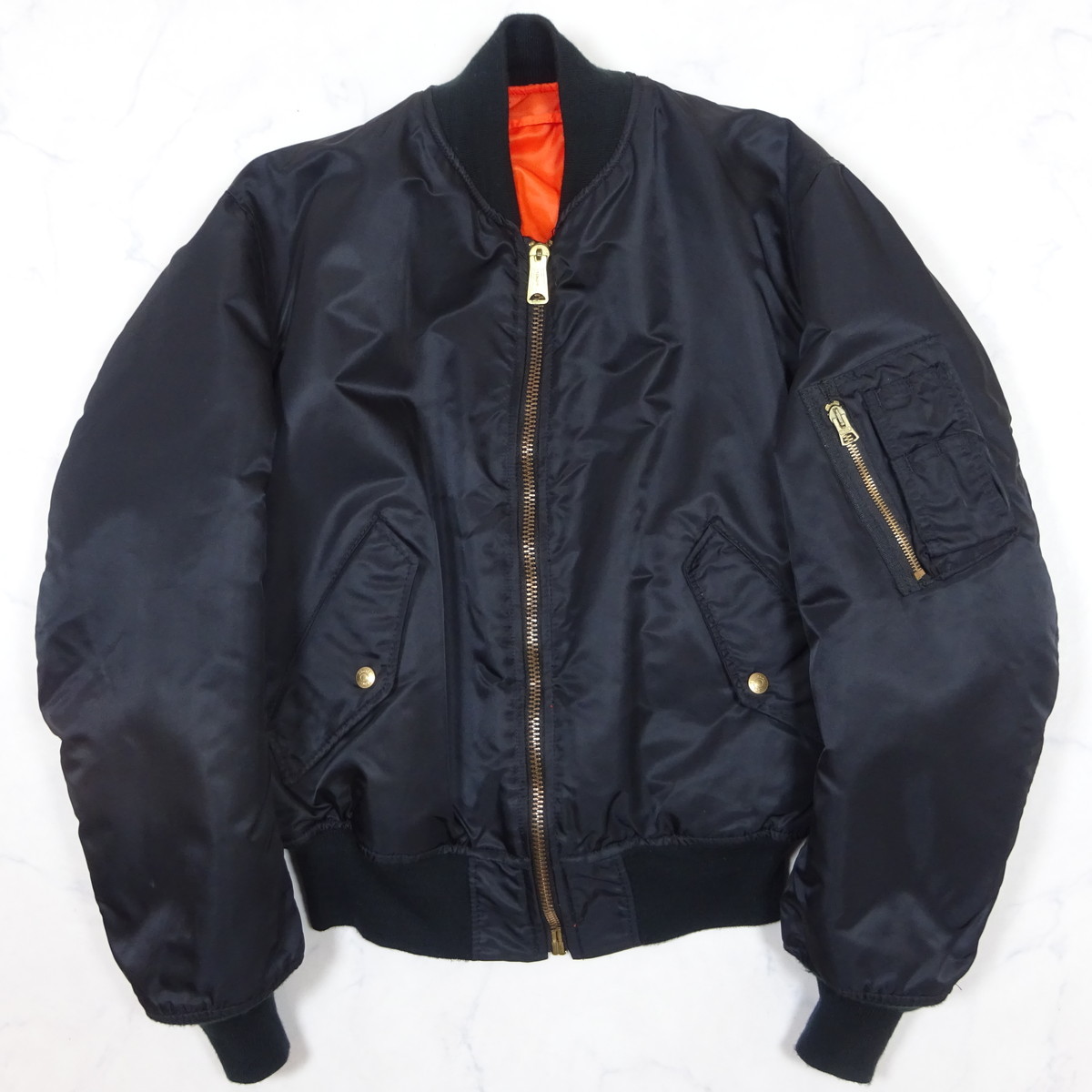 極美品 米国製 schott MA-1 FLIGHT JACKET ショット MA-1 フライトジャケット 黒 Mサイズ MADE IN USA_画像2