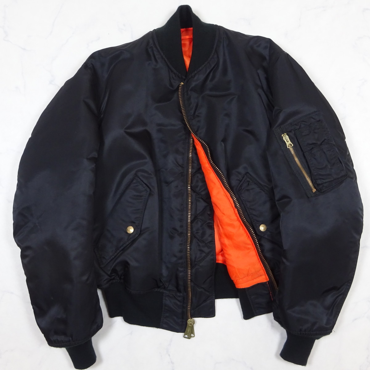 極美品 米国製 schott MA-1 FLIGHT JACKET ショット MA-1 フライトジャケット 黒 Mサイズ MADE IN USA_画像1