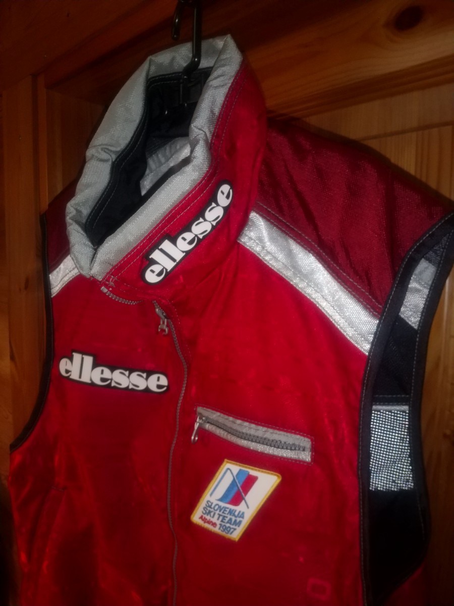 ellesse ski vest(リバーシブル)黒赤 L(実寸LL)GOLDWIN製 1997年スロベニア アルペンスキーチーム仕様 ポリエステル中綿入(美品)_画像3