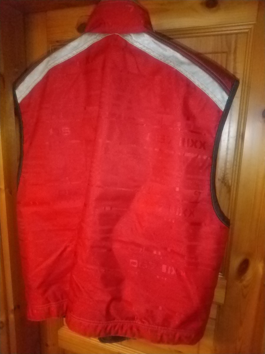 ellesse ski vest(リバーシブル)黒赤 L(実寸LL)GOLDWIN製 1997年スロベニア アルペンスキーチーム仕様 ポリエステル中綿入(美品)_画像4
