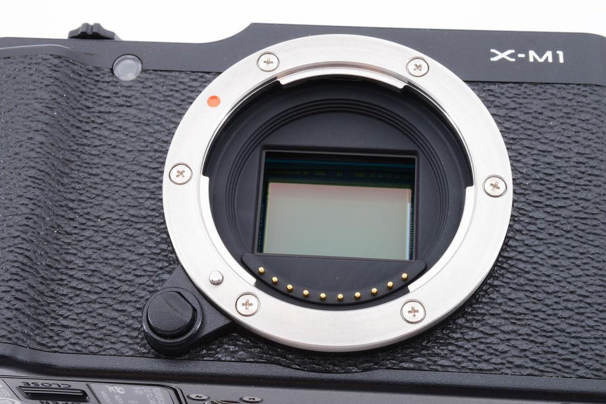 Fujifilm 富士フイルム X-M1 ミラーレスカメラボディーセット　ブラック　黒 美品 最落なし_画像9