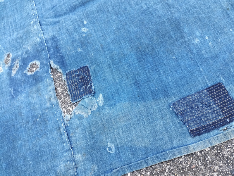 010L 古布 藍染 木綿 無地 風呂敷 natural Indigo dye 着物リメイク 襤褸 ぼろ BORO 刺し子 パッチワーク シーツ 洋服 等に_画像9