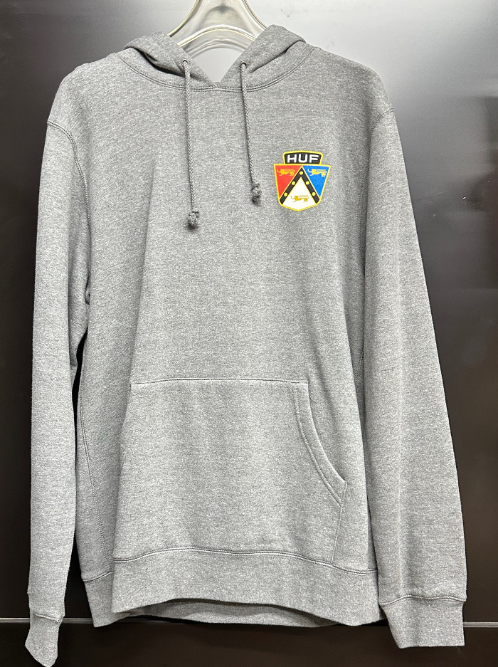 50％OFF！！　HUF 　ハフ　アパレル　プルオーバー　　BADGE　PULLOVER　Mサイズ　GREY_画像1