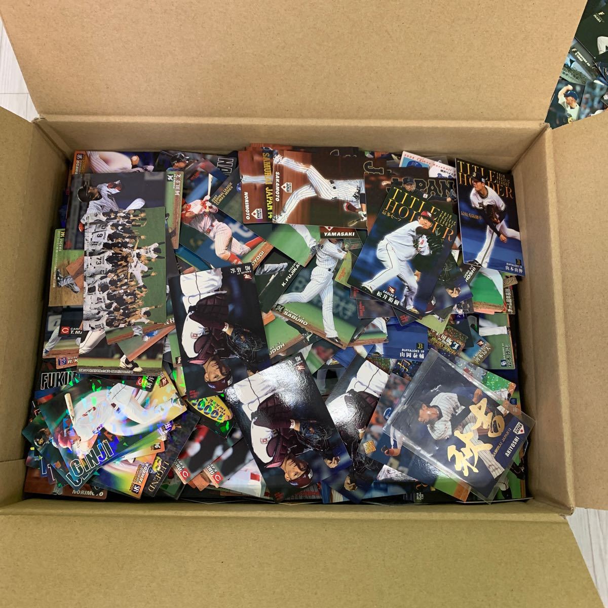 カルビー プロ野球チップス 約5kg分まとめ売り　箔押しサイン入りカードなど_画像3