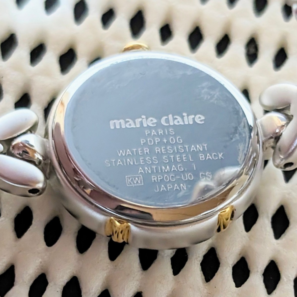 marie claire paris マリークレール ホワイトシェル文字盤 レディースクオーツ腕時計 シルバーカラー＆ゴールドカラーブレスレット 現状品_画像7