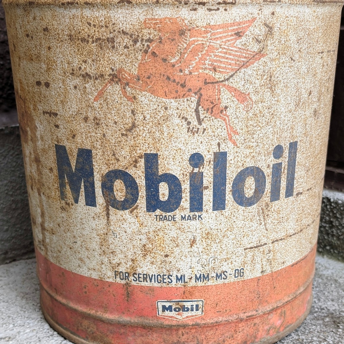 昭和レトロ当時物　希少レア　Mobiloil　モービルオイル　ペガサスロゴ　ビンテージオイル缶　ペール缶　18L　現状品_画像2