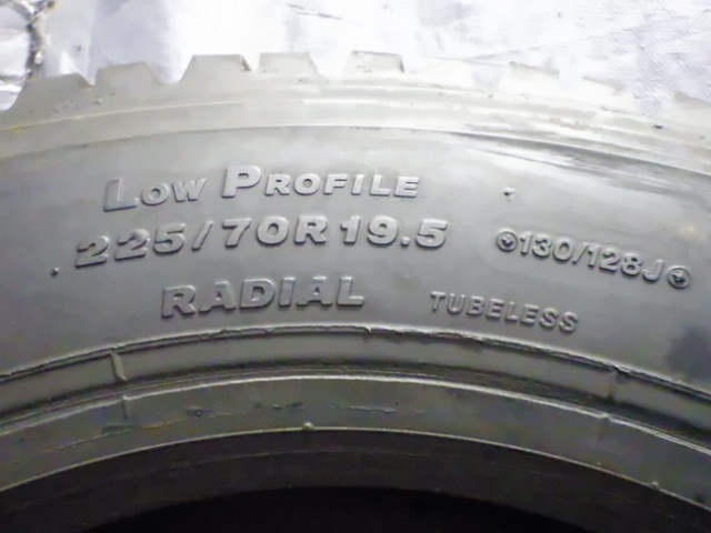 225/70R19.5 130/128J 未走行再生 1本のみ サマータイヤ UT2743_画像2