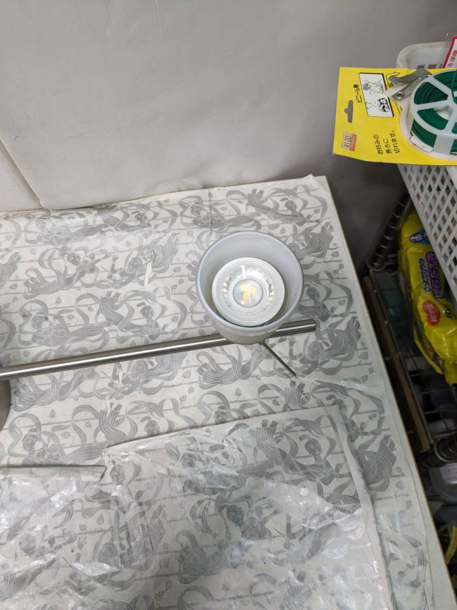 【中古】大阪引取歓迎 イケア BASISK T1108 照明器具 直線型 シルバー 3灯 LED球 35W【KTAR124】の画像7