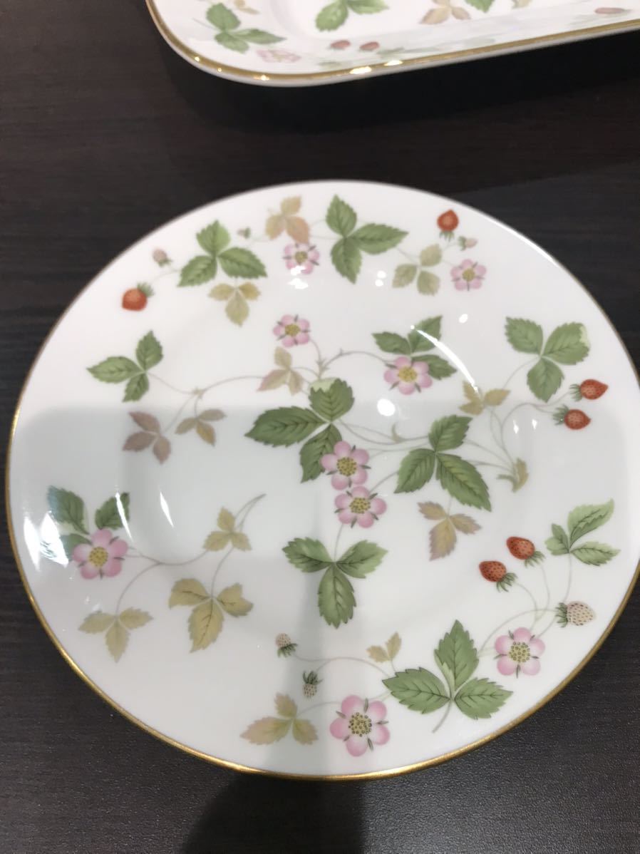 【未使用品】WEDGWOOD ウェッジウッド ワイルドストロベリー プレート＆中皿3枚セット_画像6