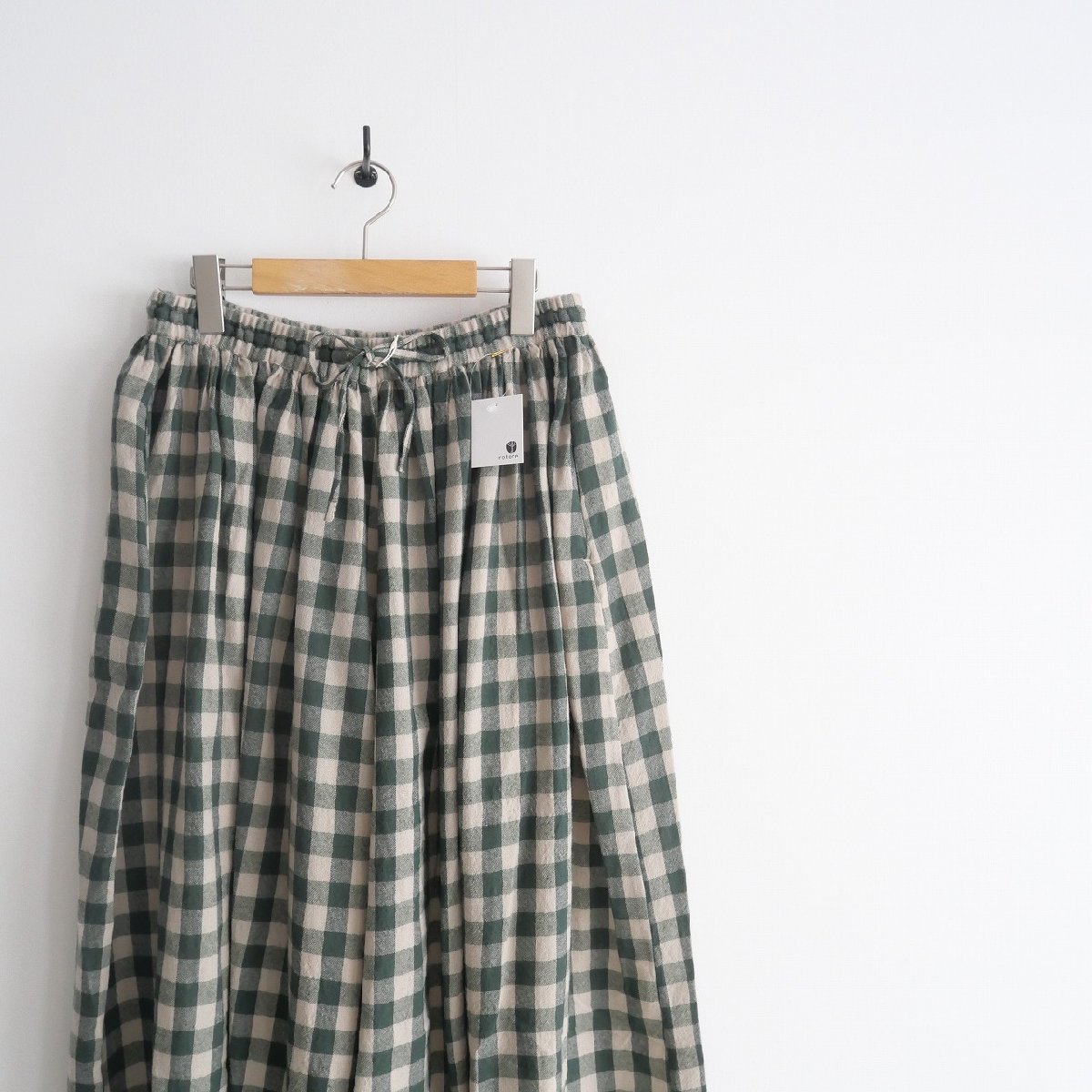 2023AW / 未使用 / maison de soil メゾンドソイル / BOILED WOOL BIG GINGHAM CHECK GATHERED CULOTTES キュロット 2 / 2401-0512_画像2