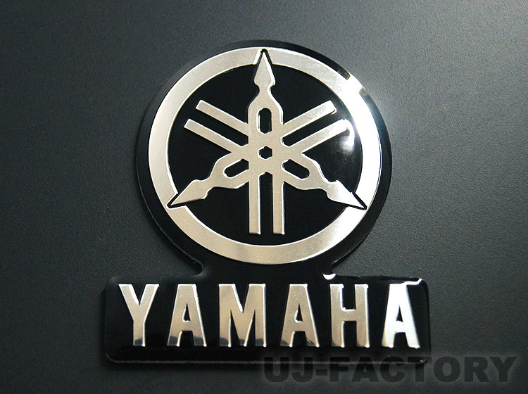 MAD MAX YAMAHA ヤマハ 付音叉エンブレム（Sサイズ） アルミルックタイプ (O92-F00553-S) マッドマックス_画像1